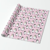 Schattigee winterpinguïns op roze kerstpatroon cadeaupapier (Uitgerold)
