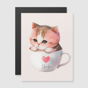 Schattigee wit-roze kat in een theekopje (2)