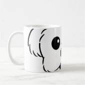 Schattigee witte bichon frise hond stekende tong u koffiemok (Links)