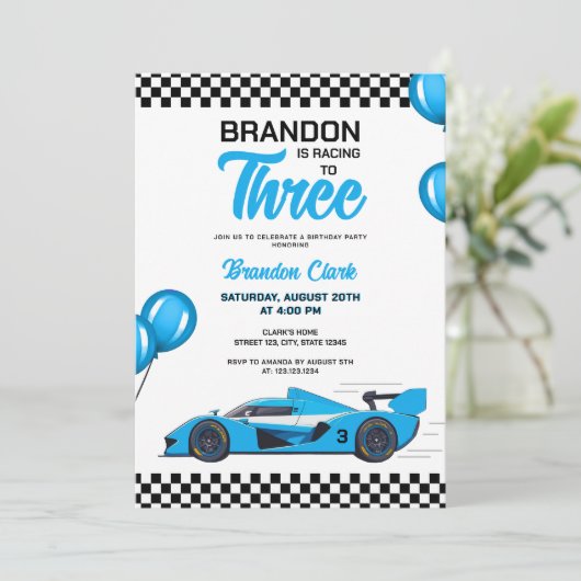Schattigee Witte & Blauwe Racecar Kids Verjaardag Kaart (Staand voorkant)