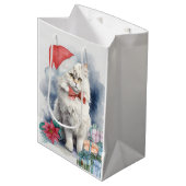 Schattigee witte kat in kerstmuts cadeaus kerst medium cadeauzakje (Voorkant Gekanteld)