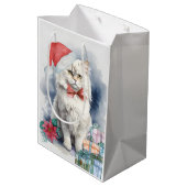 Schattigee witte kat in kerstmuts cadeaus kerst medium cadeauzakje (Achterkant Gekanteld)