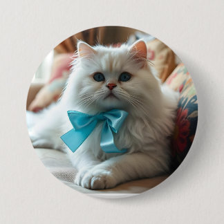 Schattigee witte kat met blauwe boog ronde button 7,6 cm