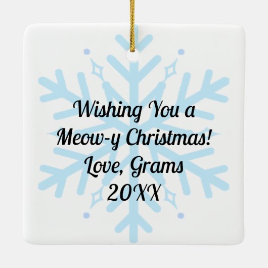 Schattigee witte kat spelen in de sneeuw kerst keramisch ornament (Achterkant)