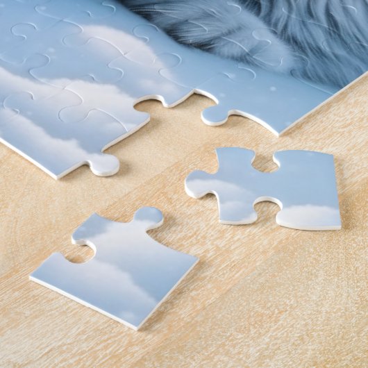 Schattigee witte kat spelen in de sneeuw legpuzzel (Zijkant)