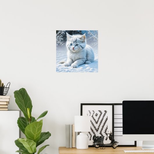 Schattigee witte kat spelen in de sneeuw poster (Thuiskantoor)