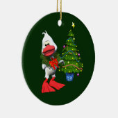 Schattigee witte kerst eend met een krans keramisch ornament (Rechts)