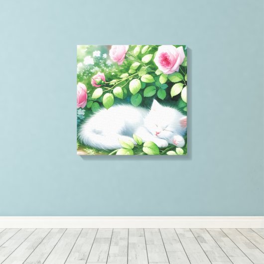 Schattigee witte kitten napping onder rozenstruik canvas afdruk (Insitu (Houten vloer))