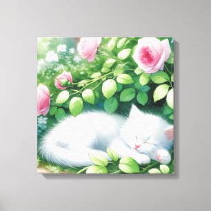 Schattigee witte kitten napping onder rozenstruik canvas afdruk