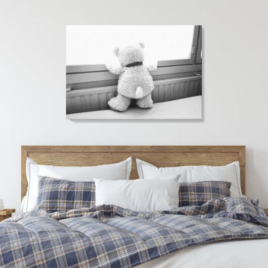 Schattigee witte teddybeer kijkt uit het raam canvas afdruk (Insitu (Slaapkamer))