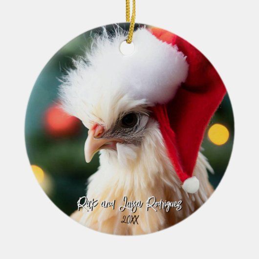 Schattigee Witte Zijdekip in Santa Hat Kerst Keramisch Ornament (Voorkant)