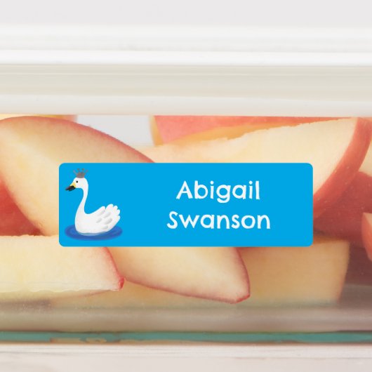 Schattigee witte zwaan met kroon cartoon gepersona labels (Aangebracht)