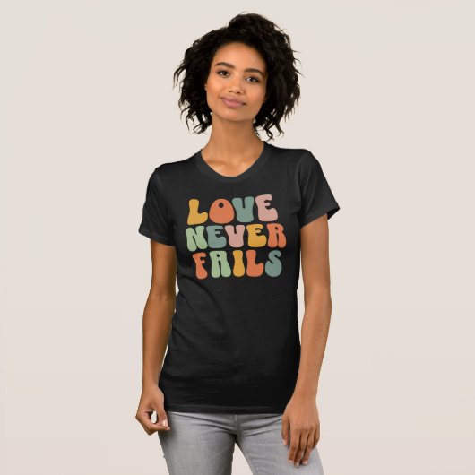 SCHATTIGEE Zachte Pastel Kleur LOVE NOOIT Zwart T- T-shirt (Voorkant volledig)