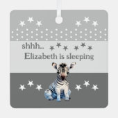 Schattigee zebra shhh voeg naam is slapende grijs metalen ornament (Voorkant)