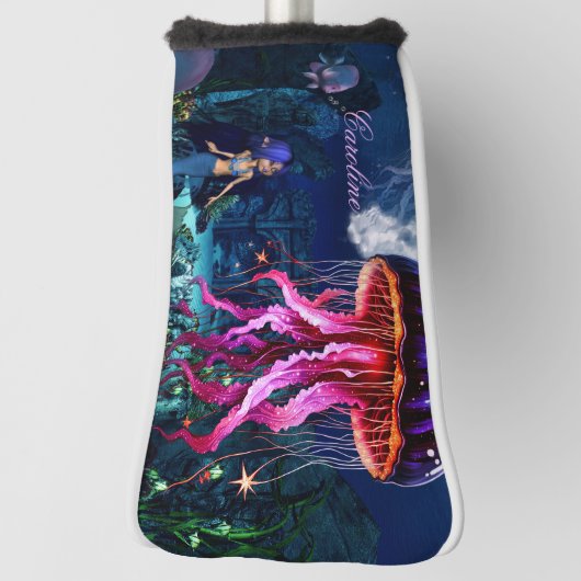 Schattigee zeemeermin kijkt naar de prachtige kwal golfheadcover (Draai 90)