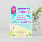Schattigee Zeemeermin Vibes Verjaardag Zwembad Par Kaart (Staand voorkant)