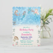 Schattigee zeemeerminnen zwemmen op het strand kaart (Staand voorkant)