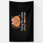 Schattigee zorg voor de Schattigee kleine pompoene Spandoek (Verticaal)