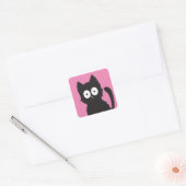 Schattigee zwarte Cartoon kitten op roze achtergro Vierkante Sticker (Envelop)
