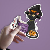 Schattigee zwarte kat heks lezen spreuk boek Hallo Sticker