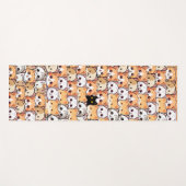 Schattigee zwarte kat in oranje katten huisdier Na Yogamat (Voorkant (horizontaal))