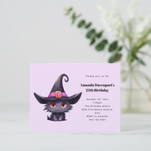Schattigee zwarte kat met Pet van een heks Uitnodiging Briefkaart (Staand voorkant)