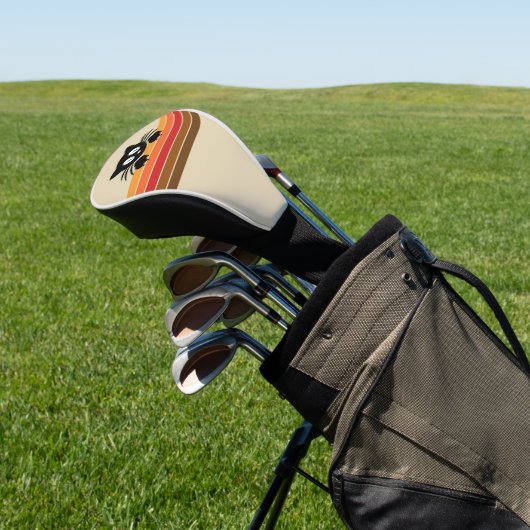 Schattigee zwarte kat met retro strepen golfheadcover (Insitu)