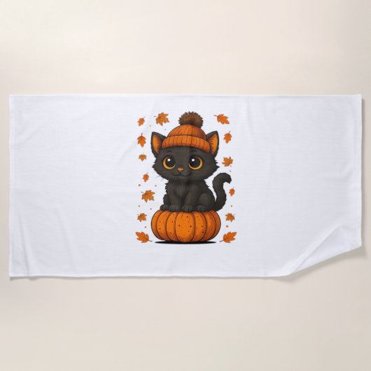 Schattigee Zwarte Kat Zittend op Pompoen Herfst Es Strandlaken (Voorkant)