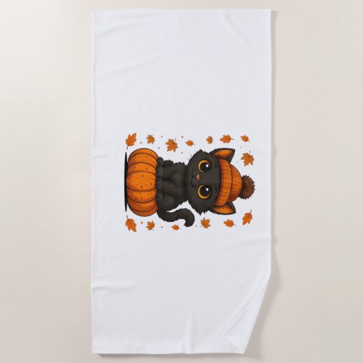 Schattigee Zwarte Kat Zittend op Pompoen Herfst Es Strandlaken (Voorkant)