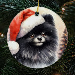 Schattigee Zwarte Pommerse Waterverf Kerstmis Keramisch Ornament<br><div class="desc">Schattigee Waterverf Zwart Pommerse Kerstversiering met  tinten en een kerstboom op de achtergrond. Het perfecte geschenk voor pomeraanse liefhebbers die een zwarte pom bezitten.</div>