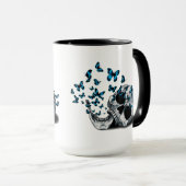 Schedel en Blauwe Vlinders Zwart en Wit Mok (Voorkant rechts)