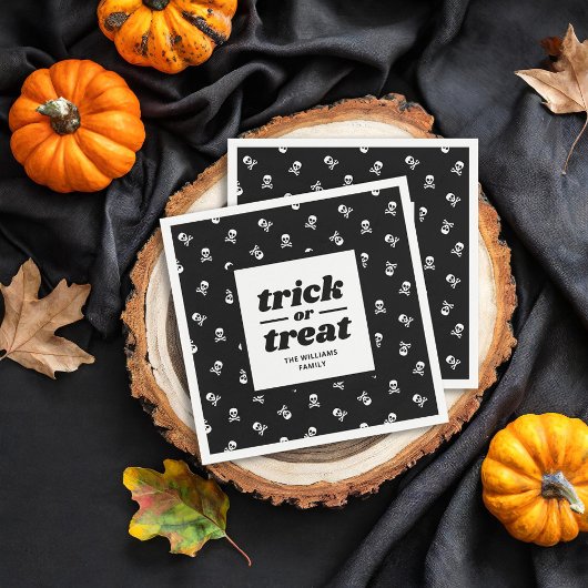 Schedel en gekruiste beenderen met monogram Trick  Servet