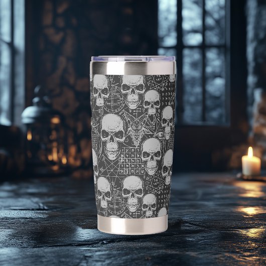 Schedel en Symbool Gothisch Ontwerp Geïsoleerde Drinkbeker