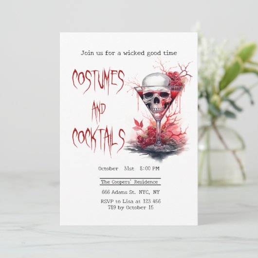 Schedel in Cocktailglas griezelig Halloween Kaart (Staand voorkant)