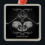 "Schedel in Love" Vintage Skeletten Zwarte Bruilof Metalen Ornament<br><div class="desc">personaliseer met tekst indien gewenst.</div>