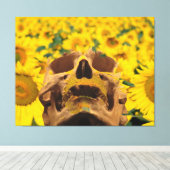 Schedel met Bloemen Canvas Afdruk (Insitu (Houten vloer))
