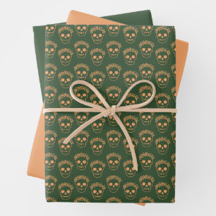 Schedel met bloemenkrans inpakpapier vel