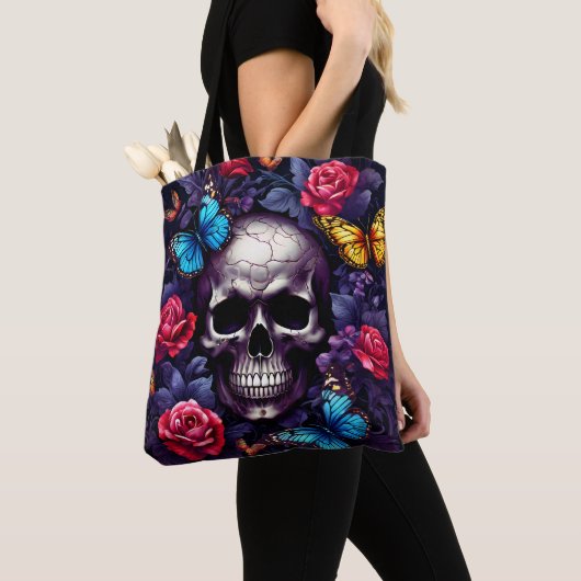 Schedel met Rozen en vlinders Gothic Tote Bag (Dichtbij)