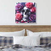 Schedel omgeven door levendige Rozen Canvas Afdruk (Insitu (Slaapkamer))