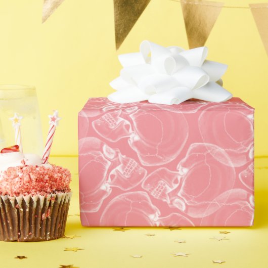 Schedel op roze inpakpapier (Verjaardagsfeest)