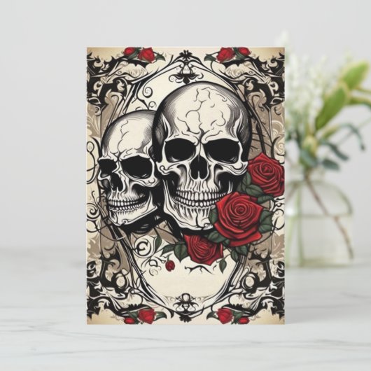Schedel Paar en Rozen Gotische Elegantie Bruiloft Kaart (Staand voorkant)