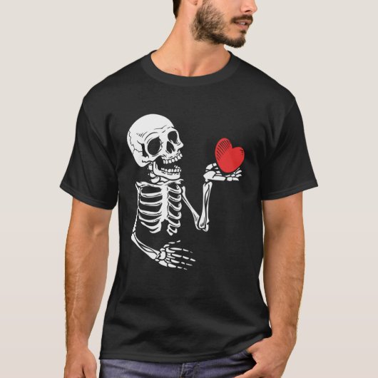 Schedel Skelet Hand Holding Red Heart Love 2 T-shirt (Voorkant)