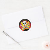 Schedel vlammen en gekruiste Chrome moersleutels Ronde Sticker (Envelop)