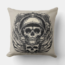 Schedelontwerp met vleugels en symbolen kussen