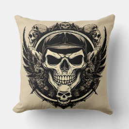 Schedelontwerp met vleugels en symbolen kussen