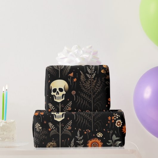 Schedels Bloemen en groen Zwart Halloween Cadeaupapier (Feestgeschenken)
