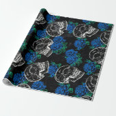 Schedels en Blauwe Rozen | Cool Funky Dark Grunge Cadeaupapier (Uitgerold)
