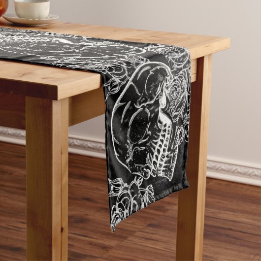 Schedels en krijt Rozen | Gotische Glam Funky Grun Korte Tafelloper (Voorbeeld)