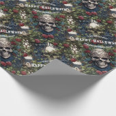 Schedels en Rozen Blauw Bloemen Gotisch Halloween Cadeaupapier (Hoek)