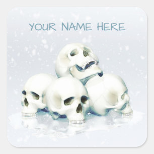 Schedels in de sneeuw. Gepersonaliseerd Vierkante Sticker
